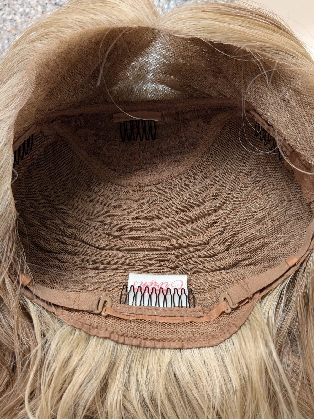 Chelsey Smith Crowns Marisol Blonde Synthetic Wig. Reg $115 - Picture 10 of 11
